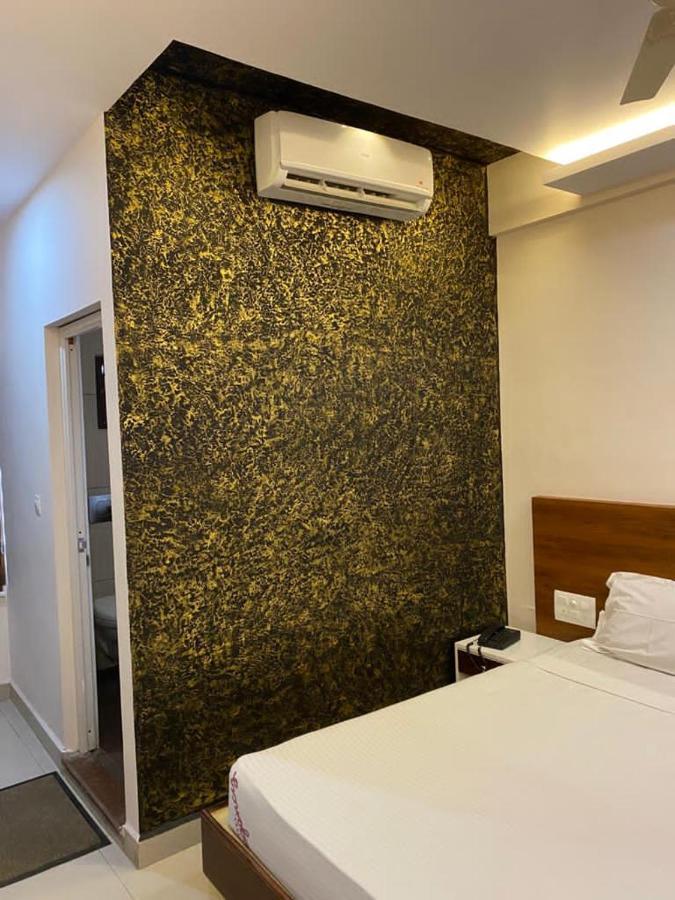 Issacs Regency Hotel Sultan Bathery Bagian luar foto