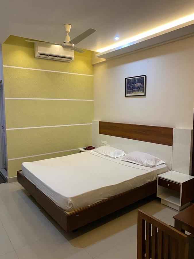 Issacs Regency Hotel Sultan Bathery Bagian luar foto