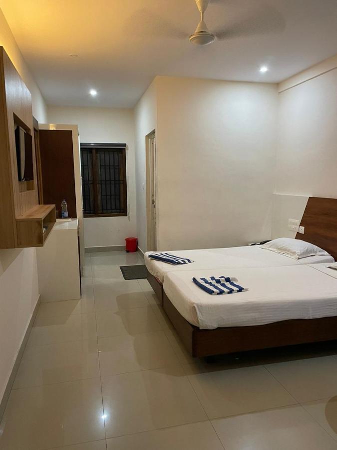 Issacs Regency Hotel Sultan Bathery Bagian luar foto