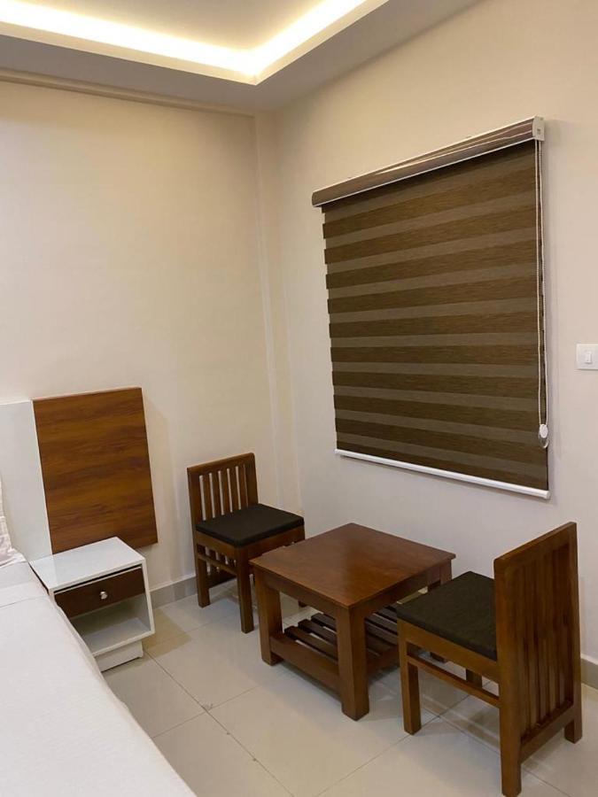 Issacs Regency Hotel Sultan Bathery Bagian luar foto