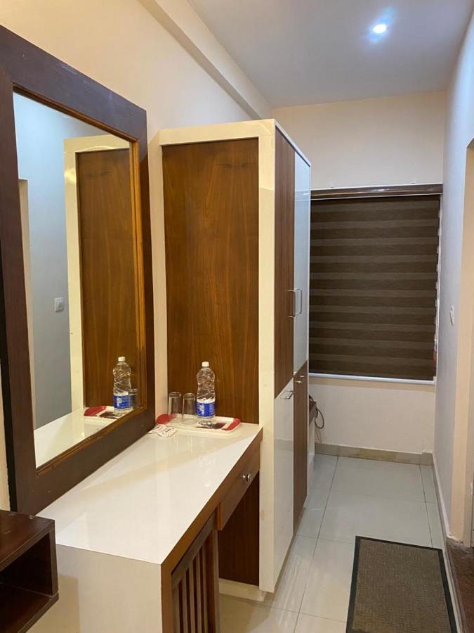 Issacs Regency Hotel Sultan Bathery Bagian luar foto